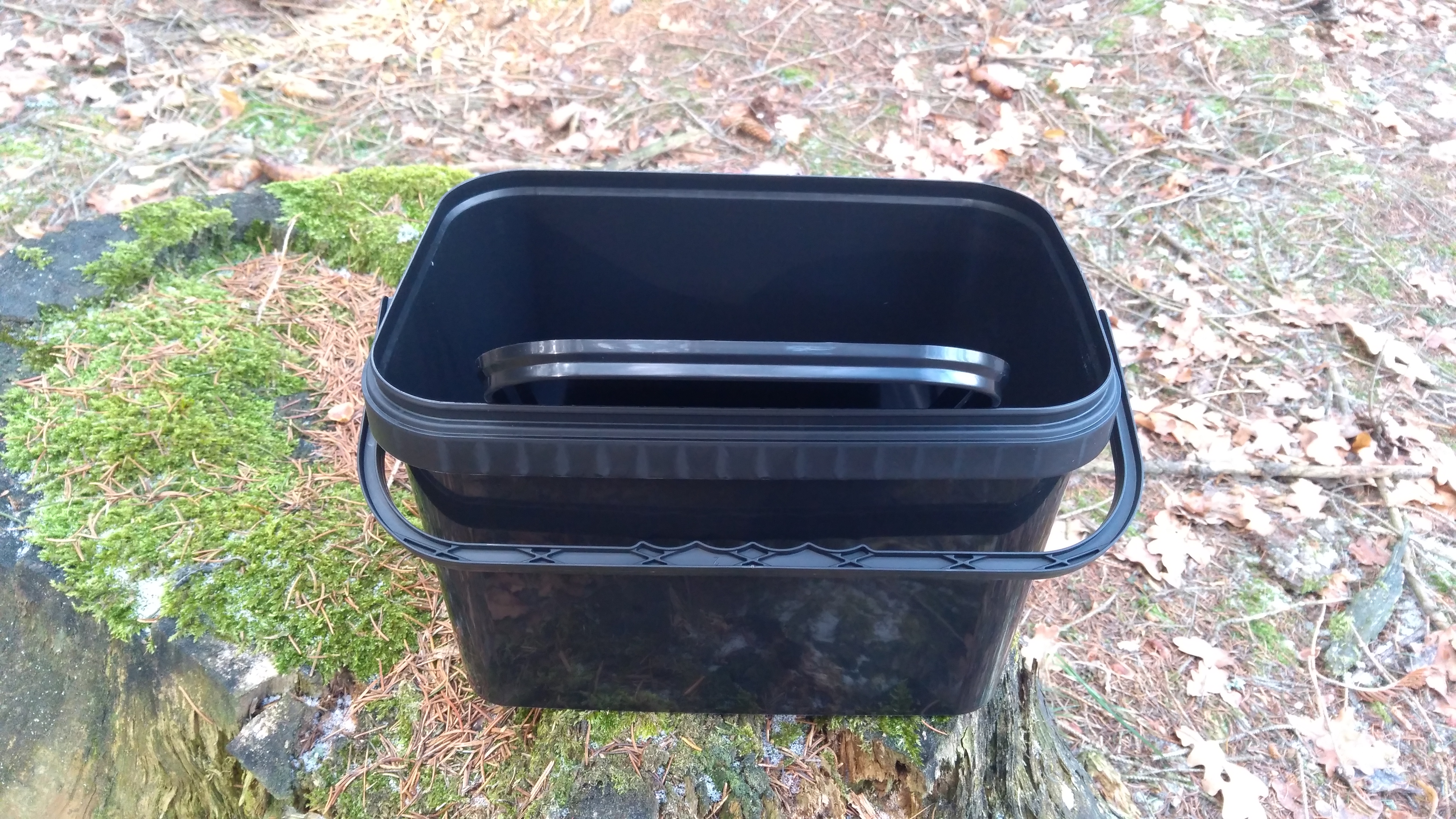 Plastový kbelík černý hranatý 5,8 l – 100 ks