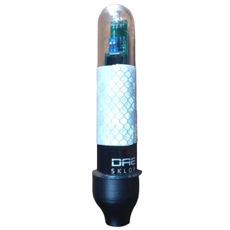 Sklopná tyčová bójka 05 R1 s LED elektronikou a uzávěrem