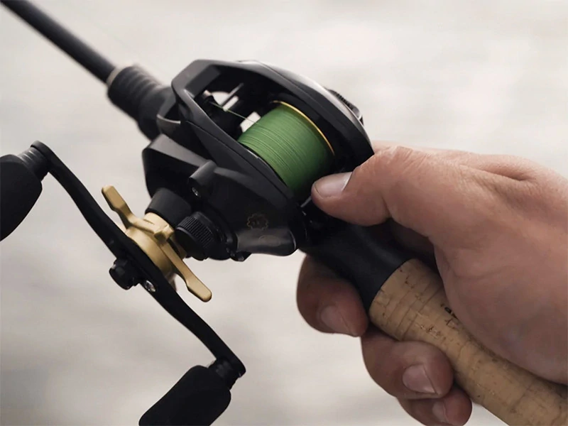 Baitcastový naviják Delphin ZANDERA 5+1BB